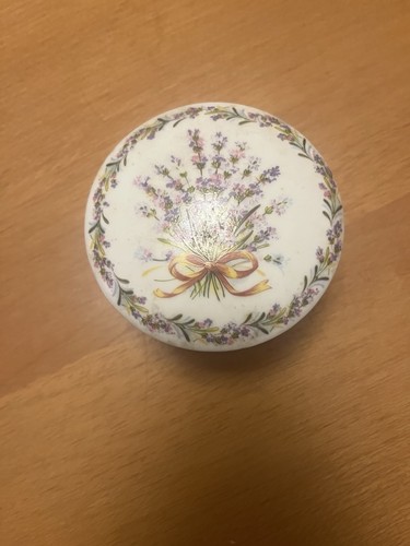 Pretty porcelain trinket box - porcelain,
