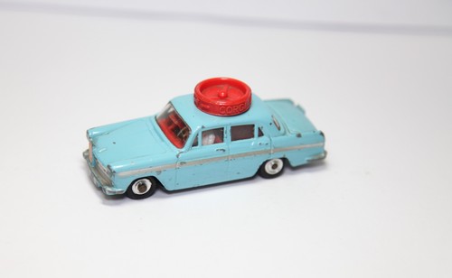 Corgi 236 austin a60 - corgi, driving
