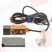 OMRON E3S-RS30E4-30 / E3SRS30E430 (NEW IN BOX)