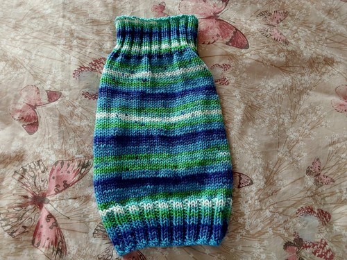 Hand knitted dog - hand, m/l