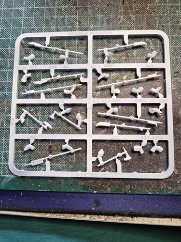 28mm medieval foot sergeants - 28mm,