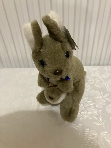 Kangaroo plush with baby - with, joey
