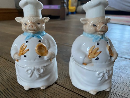 Pig salt and pepper pots - pig,