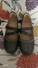 Un Structured Clarks Black