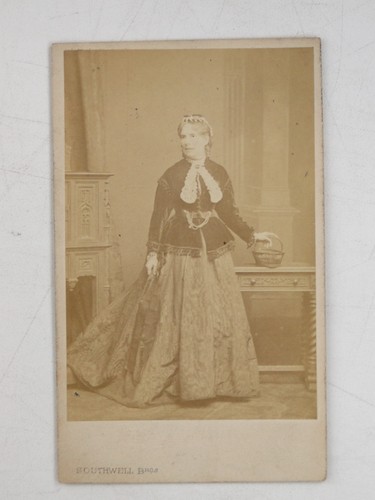 Mrs eyre woman - mrs, crinoline