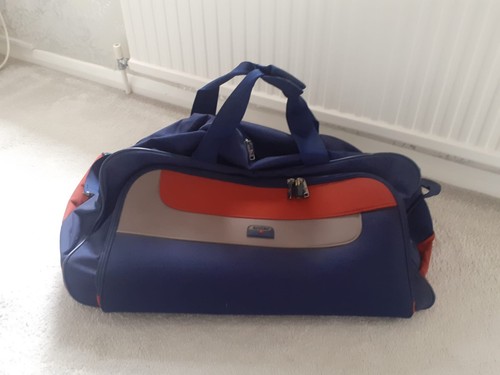 Antler wheelie holdall
