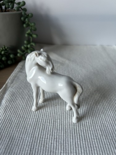 Vintage miniature white - vintage,
