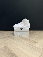 Nike Air Jordan 1 Mid Triple