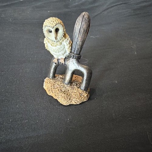 Border fine arts - fine, figurine