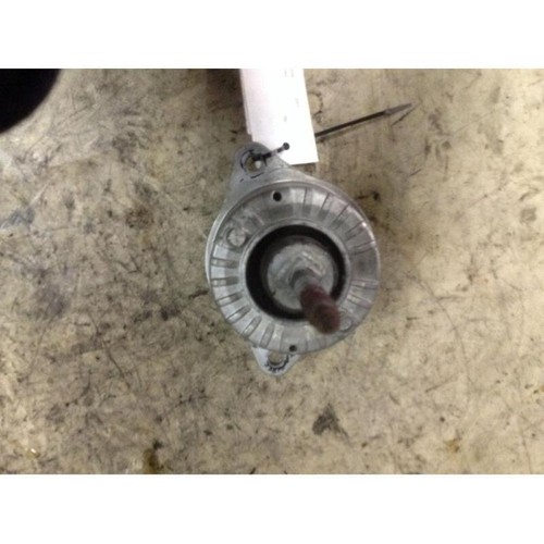 Engine mounting bracket - engine,