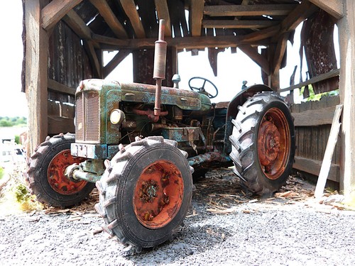 Universal hobbies fordson - universal,
