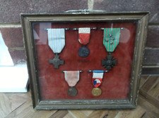 RARE ANTIQUE CASED SET OF FIVE WW1/2 FRENCH MEDALS: CROIX DE GUERRE WITH 4 STARS
