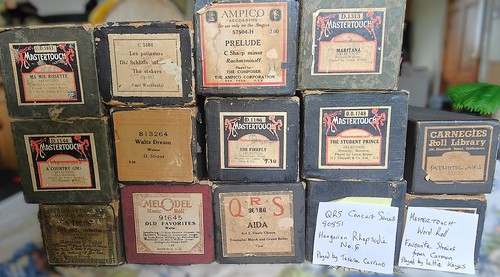 Vintage antique pianola - /,