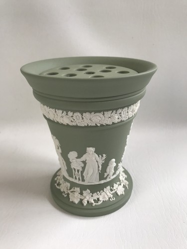 Wedgwood green jasperware vase - green,