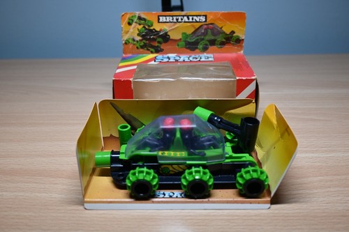 Britains space 9128 - britains, alien