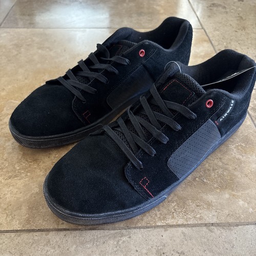 New airwalk shoes - new, 10.5