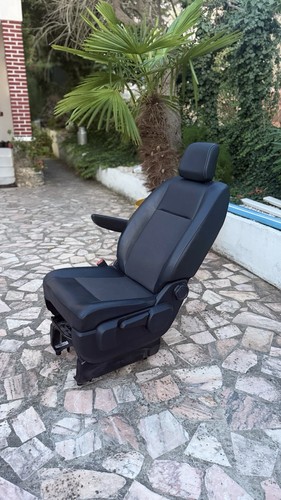 Front single passenger seat - front,