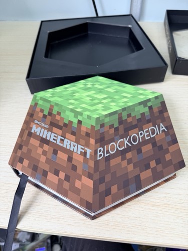 Minecraft blockopedia boxed - minecraft,