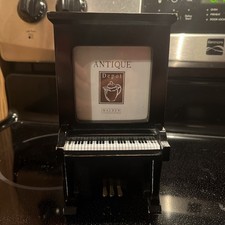 Malden Antique Depot Black