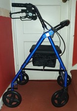 Four Wheeler Mobility Walker with Seat And Small Underseal Storage