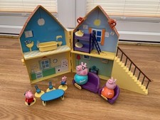 Peppa Pig Carry Case House Playset with Furniture and Family Figures