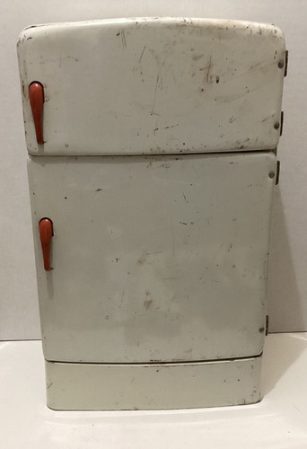 Vintage 50s wolverine tin - wolverine,