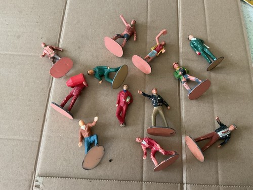 Scalextric original pit crew