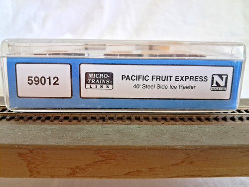 Micro trains pfe reefers - pfe,