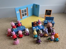 Peppa Pig Classroom Set With Figures And Accessories