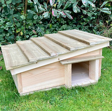 Deluxe wooden tortoise house - deluxe,