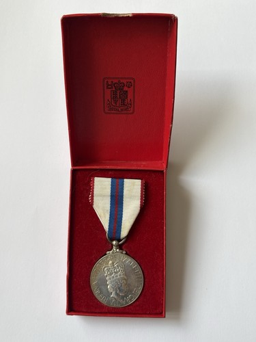 1977 queen elizabeth - queen, ii