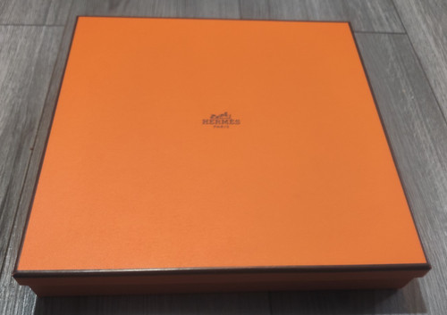 Orange hermes gift box - orange,