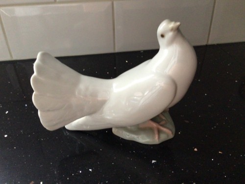Lladro female fantail - ,