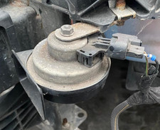 Vauxhall Corsa D 2008-2014 - horn - breaking 413