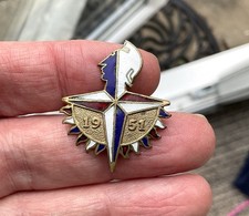 Vintage festival of Great Britain 1951 original enamel Pin badge