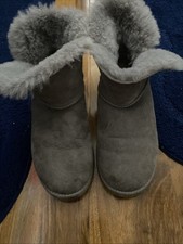 UGG Australia Women's Classic