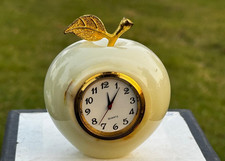 Onyx marble apple ornament"Vintage Apple-Shaped Quartz Desk Clock with Gold Leaf