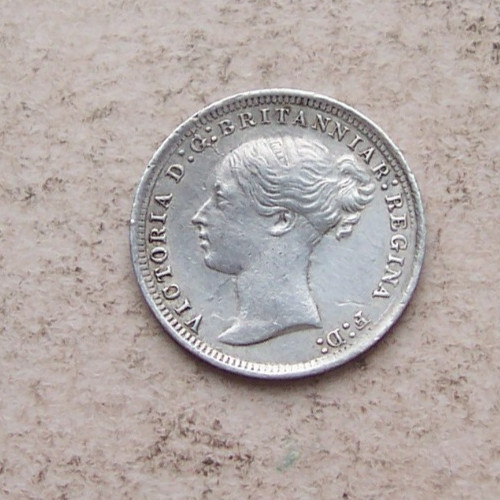 Lovely 1873 silver threepence - ,