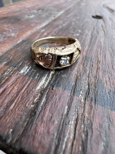 10k solid black hills - solid,
