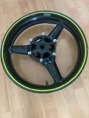Yamaha front wheel - front,