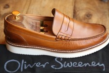 Oliver Sweeney Hadleigh Tan