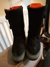 Womens Size 7 Black Suede