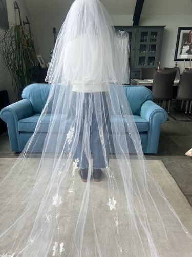 Beautiful delicate white veil - beautiful,