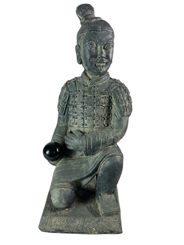 Kneeling warrior resin - kneeling,