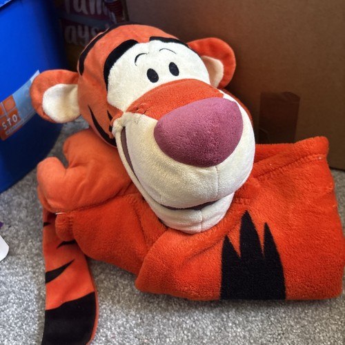 Winnie the pooh - winnie, tigger