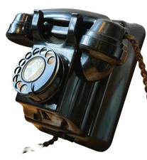 A 1930's Art Deco Vintage