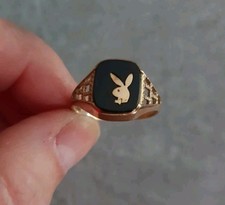 9ct Gold & Back Onyx Playboy Design Ring - Size U
