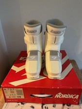 Nordica N727 ladies ski boots