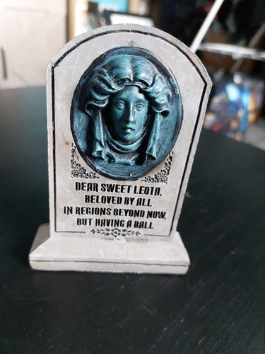Disney haunted mansion - mansion, leota