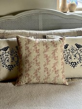 Stunning Kate Forman Daphne